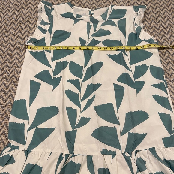 Leaf Print Ruffle Cap Sleeve Dress – White & Green – Size XL - Picture 8 of 9